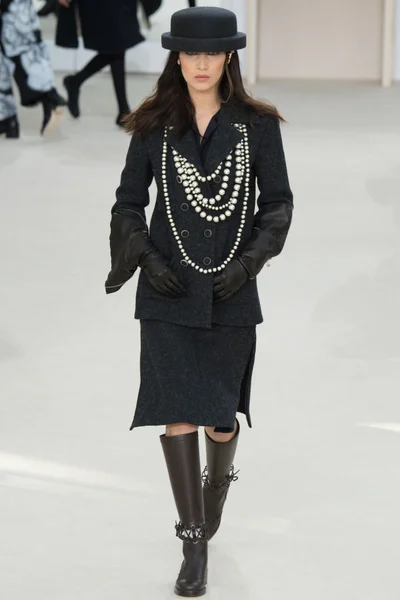 Look 48